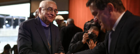 Una investigación determina que miembros de la iglesia portuguesa abusaron de 4.815 niños