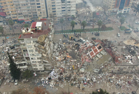 Cruz Roja estima hasta 250.000 afectados por los daños en viviendas por el seísmo en Turquía