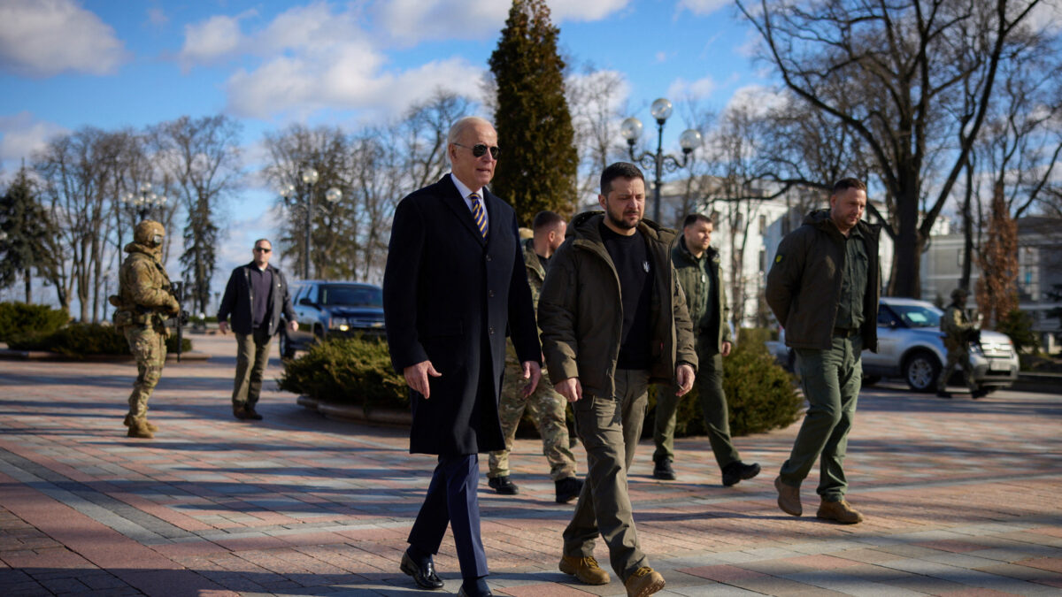 Estados Unidos informó a Rusia de la visita de Biden a Kiev con «fines de distensión»