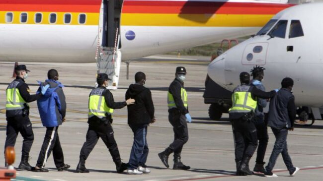 España ha expulsado a un centenar de extranjeros en la última década por motivos de seguridad nacional