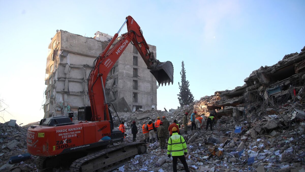 El incumplimiento de las normas de construcción, la razón que explicaría el elevado número de víctimas en los terremotos de Turquía
