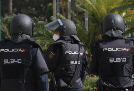 Detenidos en Alicante dos hombres acusados de robar 22.000 condones y 200 sandalias