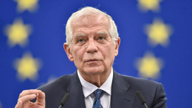 Borrell urge a mandar tanques a Ucrania: «La guerra se va a decidir esta primavera y verano»