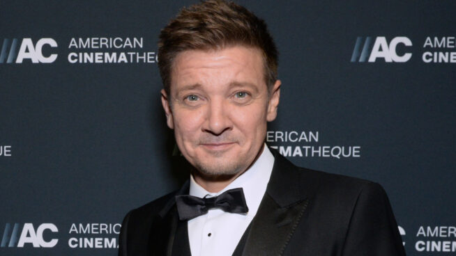 El actor Jeremy Renner, esperanzado en su recuperación tras romperse más de 30 huesos