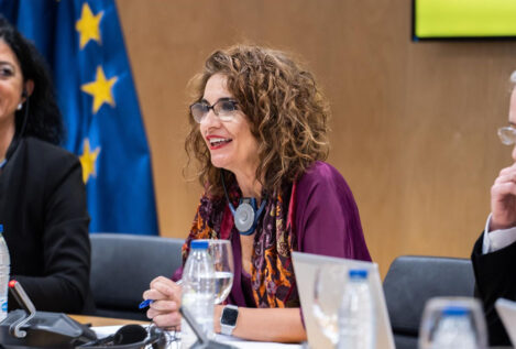 Montero defiende ante los eurodiputados la transparencia ofrecida sobre los fondos UE