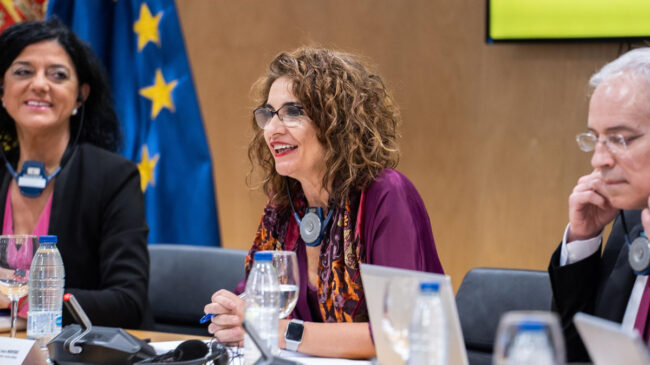 Montero defiende ante los eurodiputados la transparencia ofrecida sobre los fondos UE