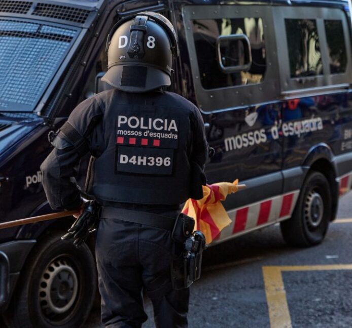 Los Mossos detienen al secretario nacional de la ANC en Anoia (Barcelona)