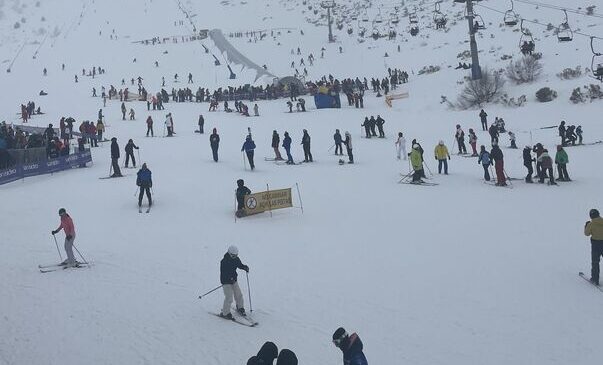 Las últimas nevadas animan las estaciones de esquí de León
