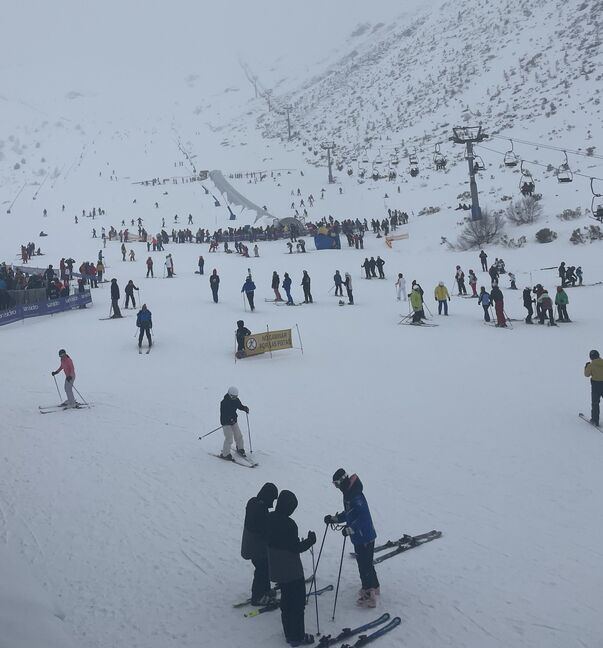 Las últimas nevadas animan las estaciones de esquí de León