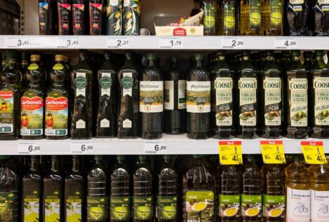 Los elevados precios desploman la exportación de aceite de oliva un 30%