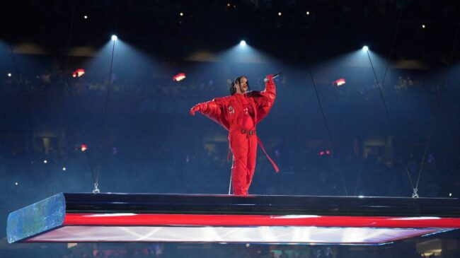 Así ha sido la actuación de Rihanna en el descanso de la Super Bowl