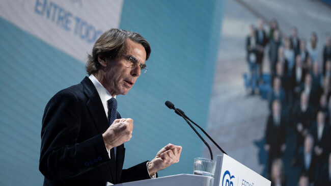 Aznar advierte de una España plurinacional si continúa la coalición de Gobierno actual