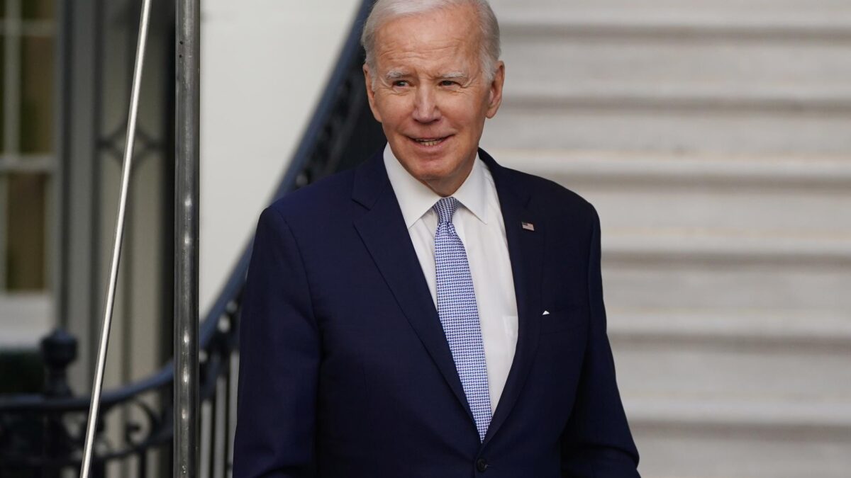 Biden rechaza «por ahora» la última petición de Zelenski para Ucrania: cazas F-16
