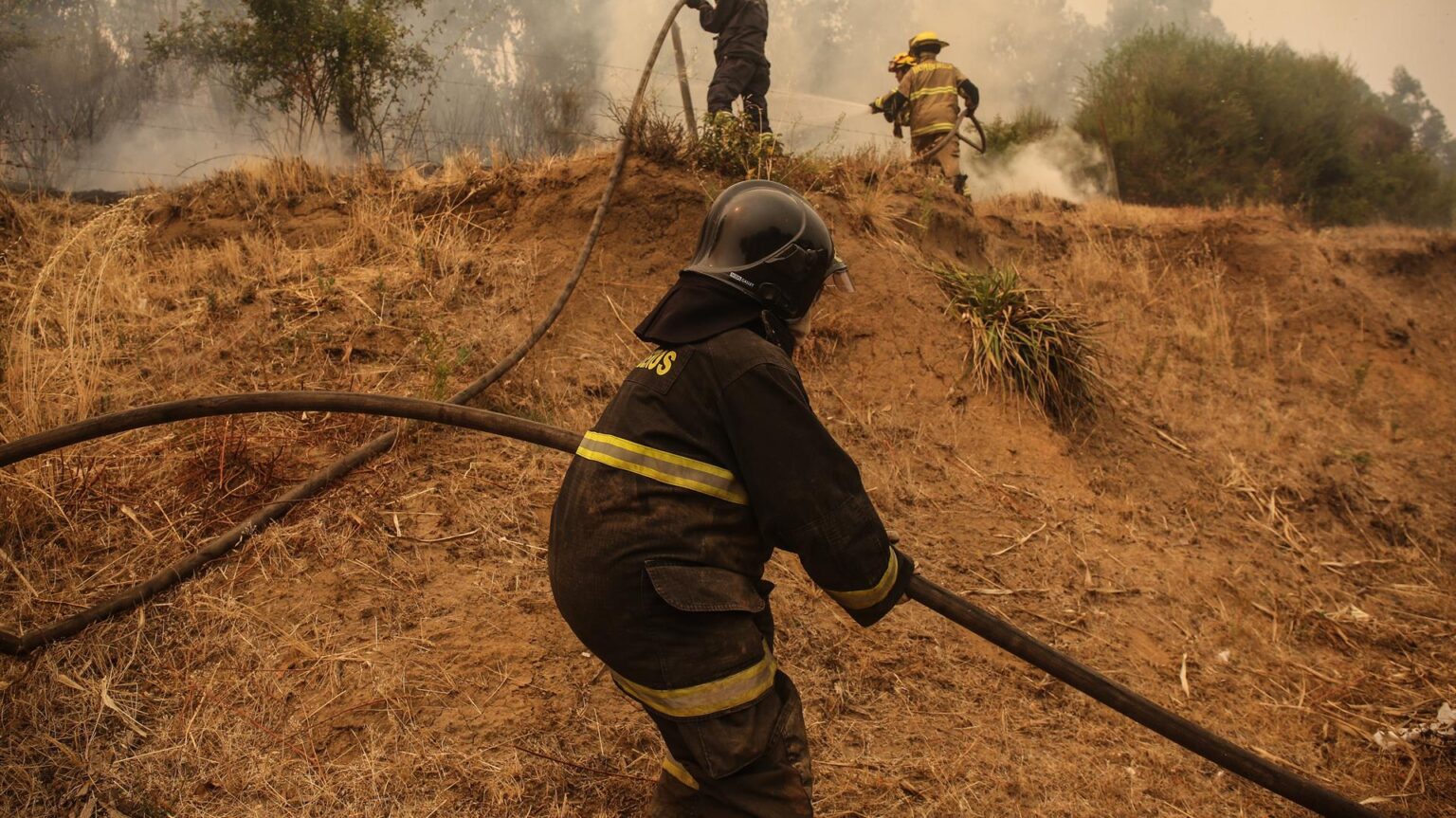 Chile detiene a 28 personas involucradas en los incendios que asolan el sur del país