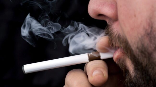 Sanidad intenta vetar un congreso que apoya nuevos productos de tabaco en una universidad