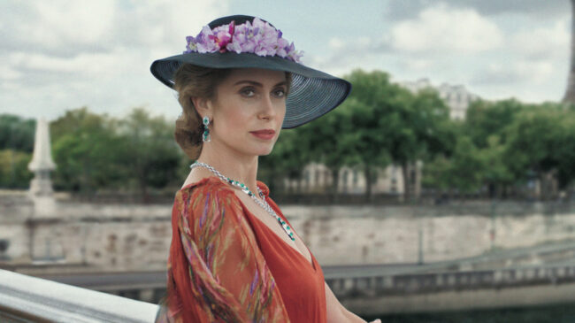 

















Cartier recluta a Catherine Denueve para un corto en París





























