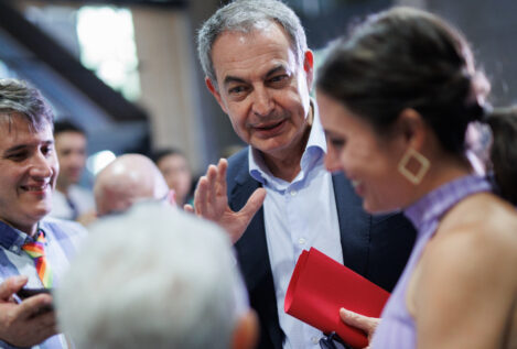Zapatero toma partido por Podemos en el 'sí es sí' y aconseja a Montero mantener la «calma»