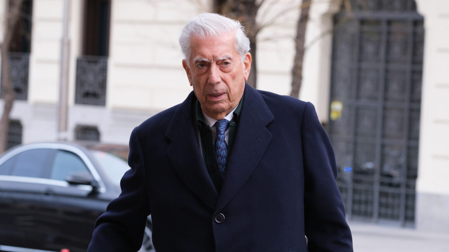 Vargas Llosa: «Nunca jamás en la vida se me hubiera ocurrido ridiculizar a Isabel»