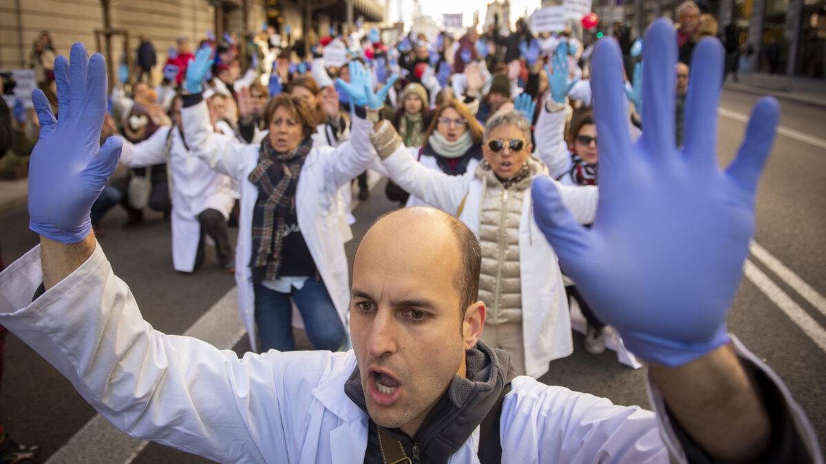 La huelga de médicos sigue en Madrid y Navarra sin visos de acuerdo