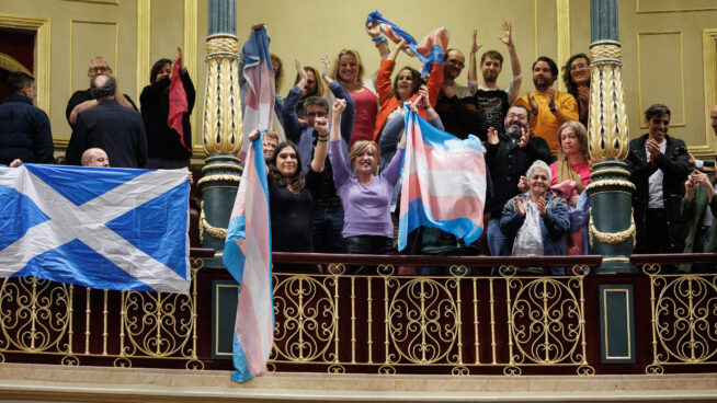 La 'ley trans' liquida 475 diferencias legales vigentes en España entre hombres y mujeres