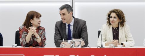 El Gobierno orilla a Podemos y se une al PP para llevar el 'sí es sí' a un pleno exprés el 21-F