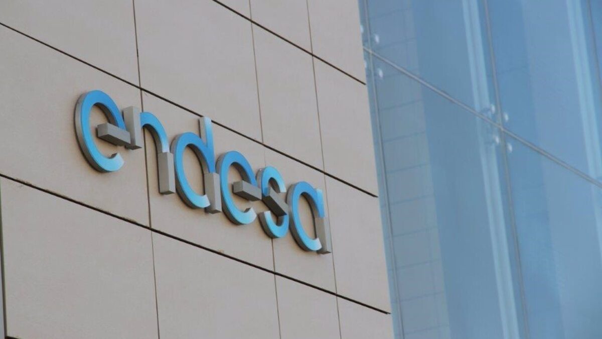 Endesa ganó 2.541 millones en 2022, un 77% más, con inversiones de 2.343 millones