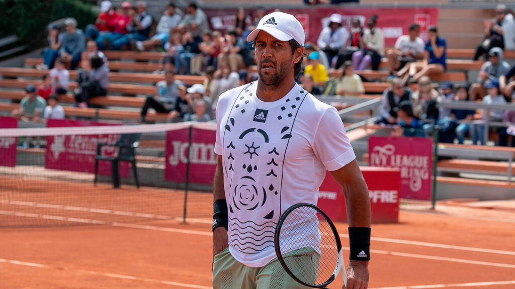 Fernando Verdasco, jugando al tenis