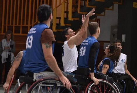 Pedro Sánchez no para: de Marruecos a jugar al baloncesto con personas en silla de ruedas