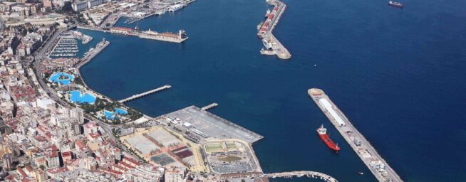 Rusia esquiva el embargo de petróleo de la Unión Europea frente a las costas de Ceuta