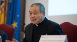 El nuncio del Papa critica ir a la cárcel por matar «a una rata» mientras «se facilita el aborto»