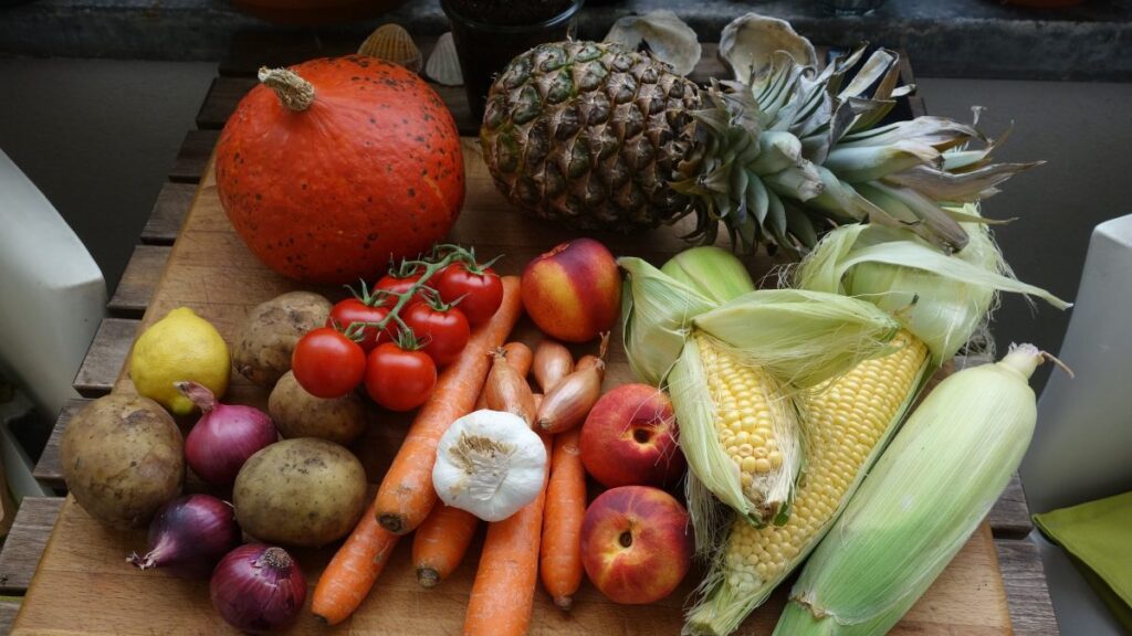 Diferentes tipos de fruta y verdura. 