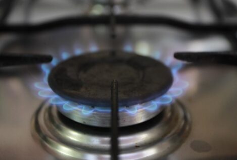 Los futuros europeos del gas bajan de 50 euros por MWh por primera vez en 18 meses