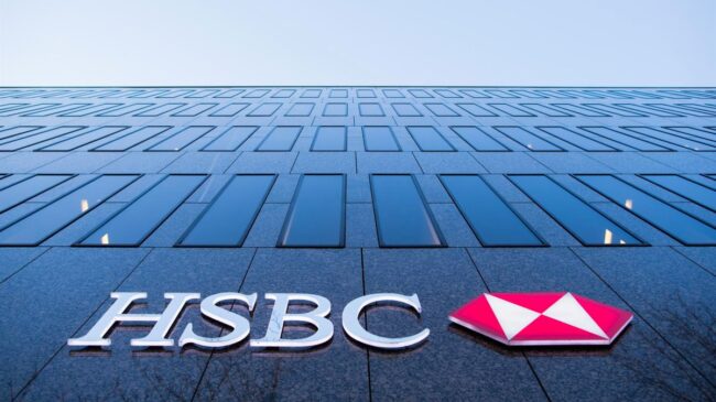 HSBC ganó 13.870 millones de euros en 2022, un 17,6% más que el curso pasado