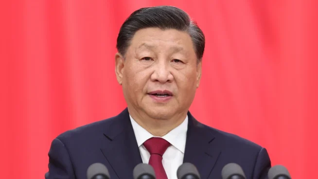China cambia a su representante comercial en plena guerra arancelaria con Trump