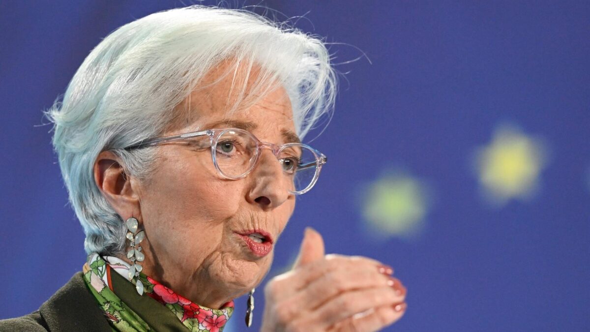 Lagarde espera que los bancos lleven las subidas de tipos a la remuneración de los depósitos