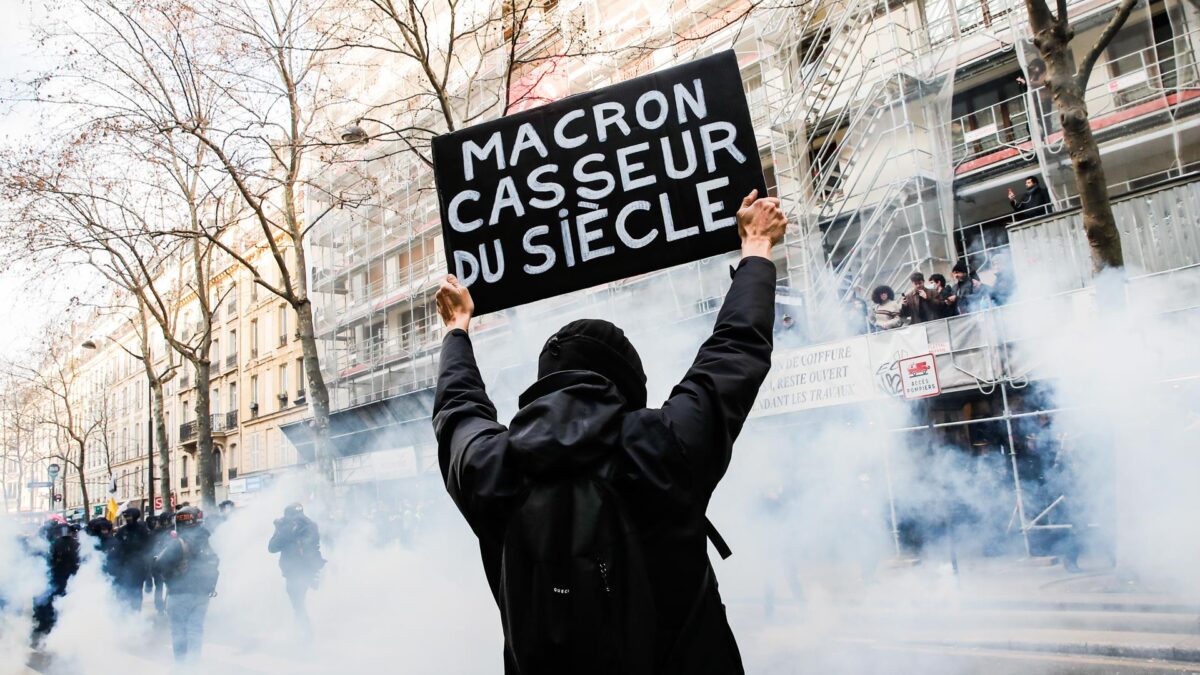 Los sindicatos siguen intentando acorralar a Macron: cuarta jornada de manifestaciones masivas y la amenaza de paralizar Francia el 7 de marzo