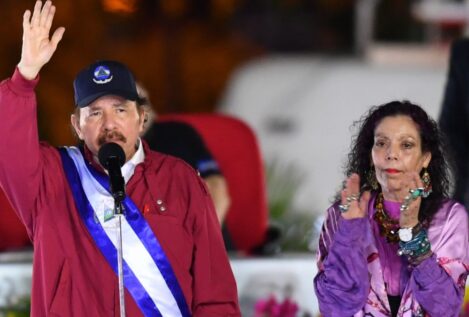 Daniel Ortega y su esposa Rosario Murillo en busca de una salida a la lacra de Nicaragua