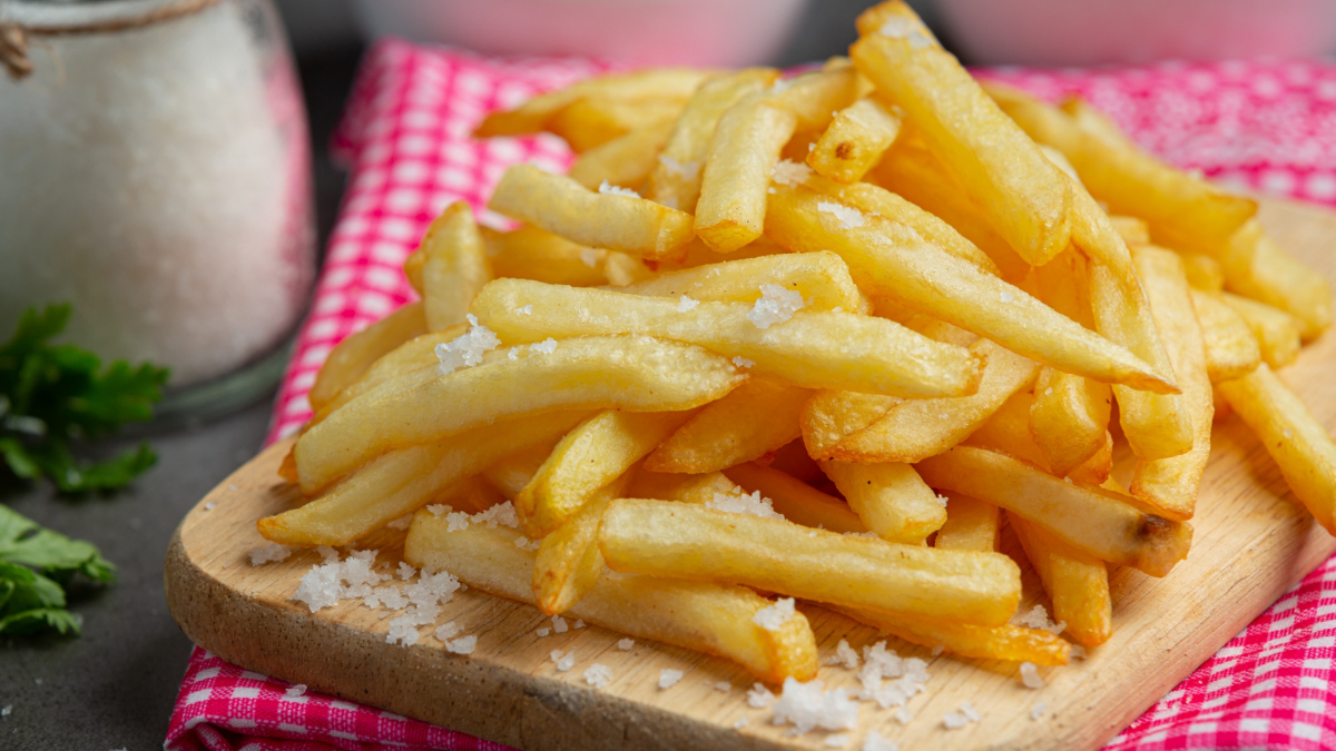 El truco definitivo para que las patatas fritas queden crujientes