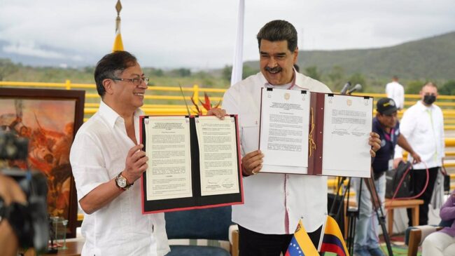 Gustavo Petro y Nicolás Maduro firman un acuerdo comercial entre Colombia y Venezuela