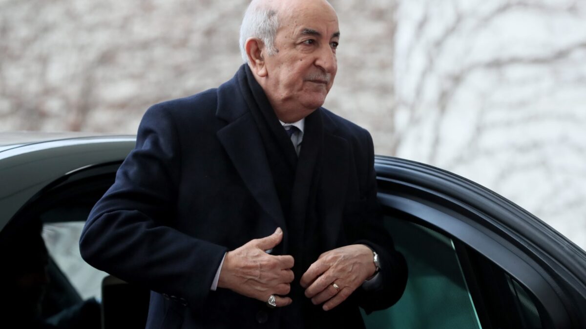 El presidente de Argelia deja claro que las relaciones con España «no pintan bien» y responsabiliza a Sánchez por su «paso en falso»