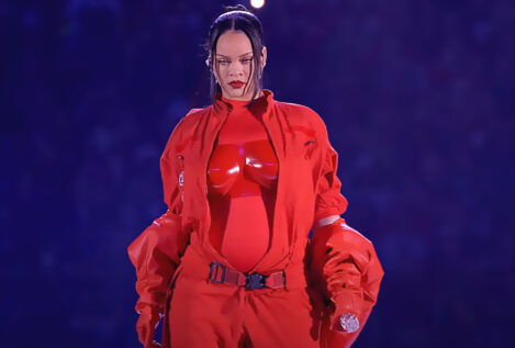 Rihanna anuncia que está embarazada de su segundo hijo en el descanso de la Super Bowl