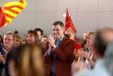 Sánchez lanza la mayor partida de becas a tres meses de las elecciones para atraer voto joven