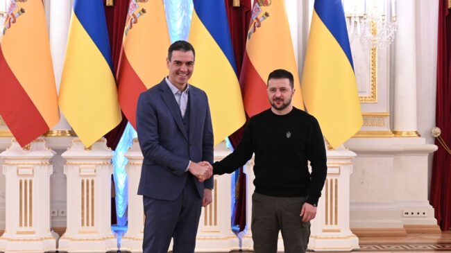 Sánchez se reúne con Zelenski tras visitar las huellas de la «barbarie» de la guerra en Ucrania