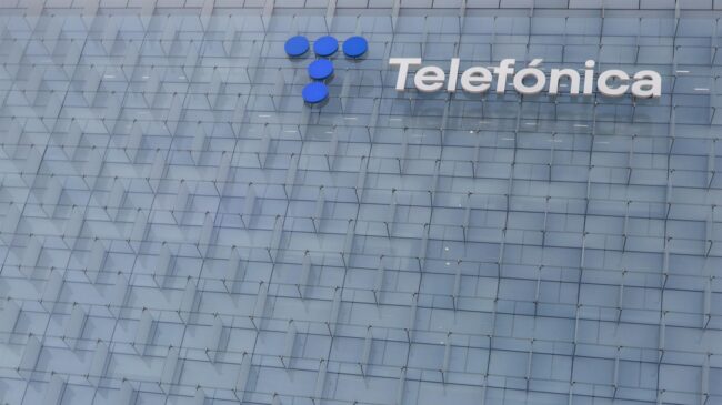 Telefónica firma un acuerdo estratégico con STC, el principal operador saudí