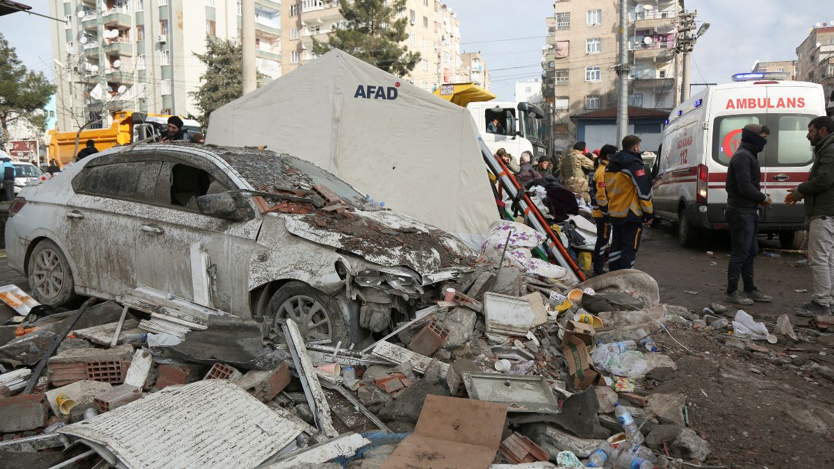 Inditex dona tres millones a la Media Luna Roja turca para los afectados por los terremotos