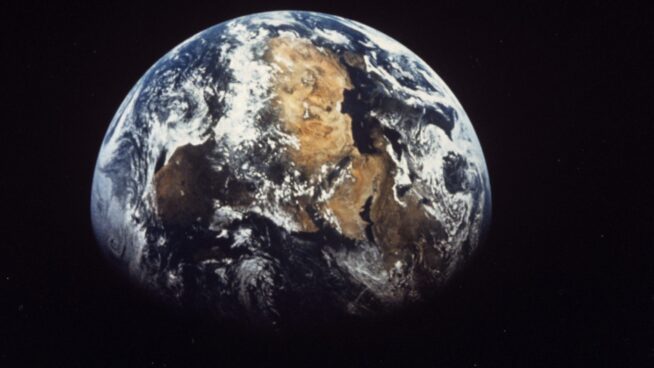 Una bola de hierro de 650 kilómetros de radio, el núcleo aún más interno y pequeño de la Tierra