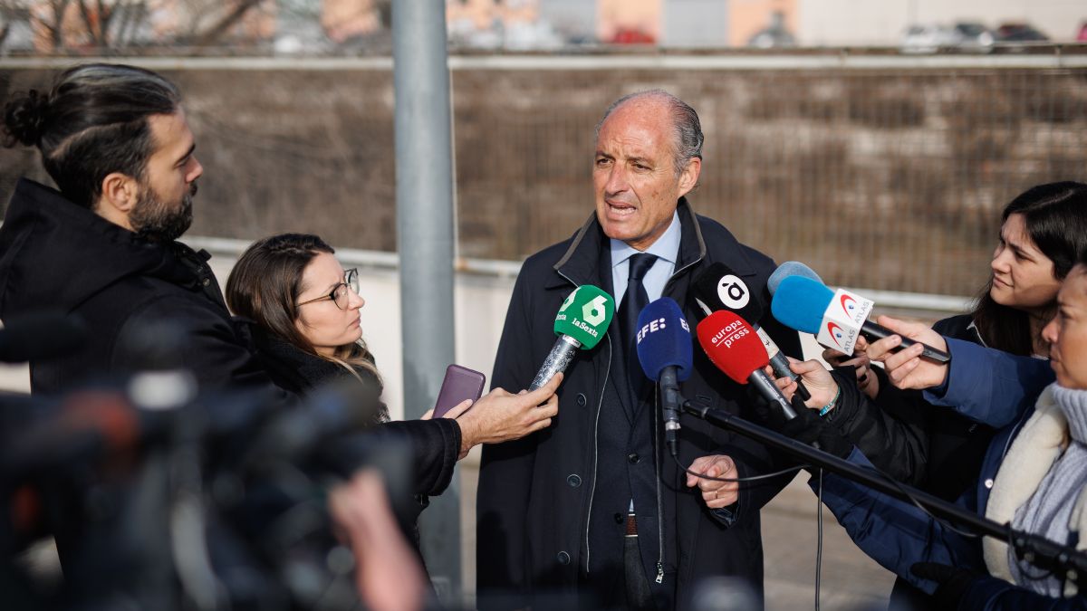 El tribunal de la ‘Gürtel’ no suspende el juicio a Camps tras las afirmaciones de Villarejo