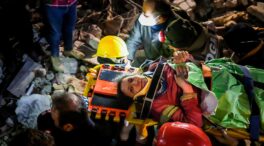 Rescatada con vida una mujer de 70 años 212 horas después de los terremotos en Turquía