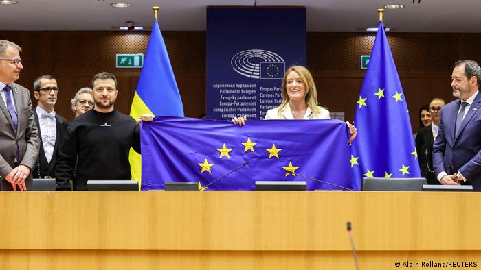 Zelenski dice en Bruselas que Ucrania será miembro de la UE: «Europa es el camino a casa»