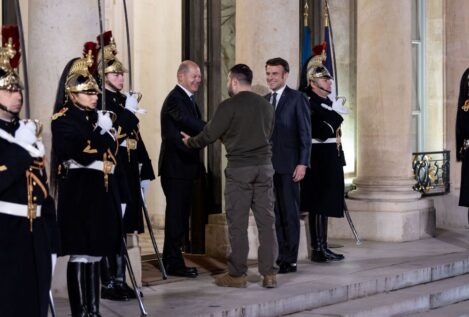 Macron y Scholz reafirman en París su apoyo a Zelenski y a Ucrania «mientras sea necesario»